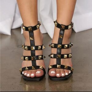 BRAND NEW ROUGE HELUIM GOLD STUDDED EMBELLISHMENTS GLADIATOR  SQUARE TOE… G1